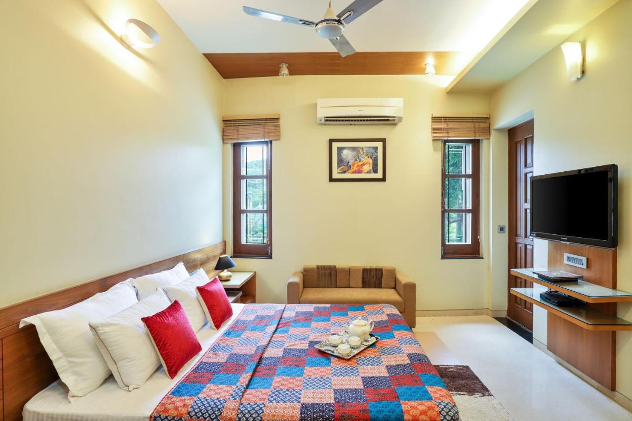 Stayvista'S Prakriti Farms With Outdoor Pool, Complimentary Breakfast And Hi-Tea Udaipur Luaran gambar